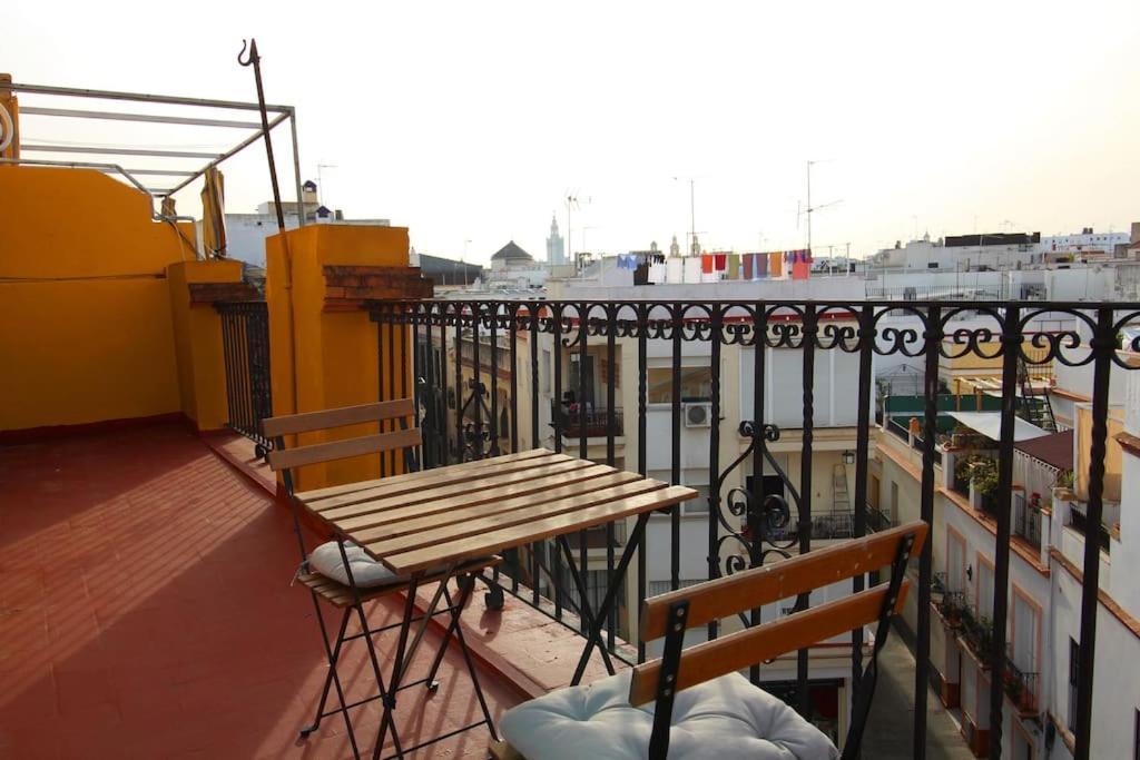 Suite Puerta Osario Con Terraza Sevilla Exteriör bild