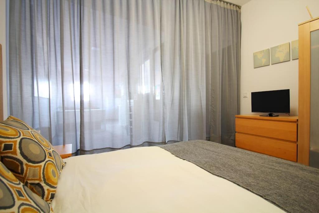 Suite Puerta Osario Con Terraza Sevilla Exteriör bild