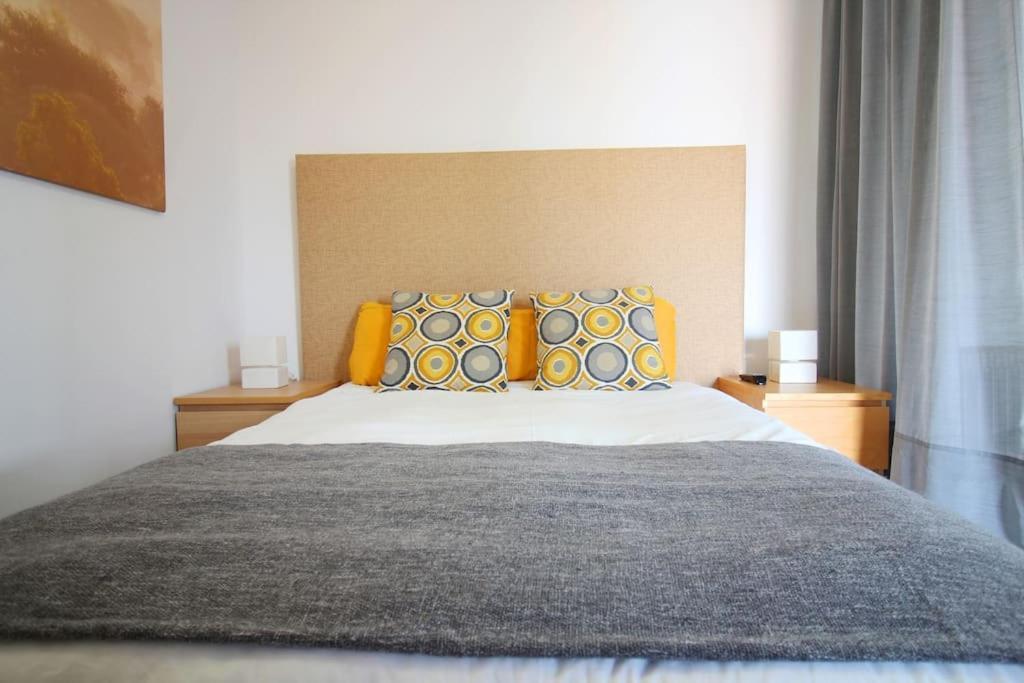 Suite Puerta Osario Con Terraza Sevilla Exteriör bild