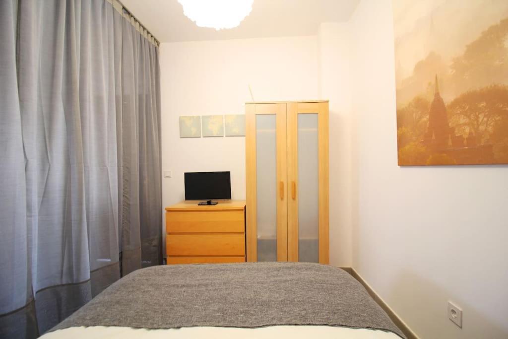 Suite Puerta Osario Con Terraza Sevilla Exteriör bild